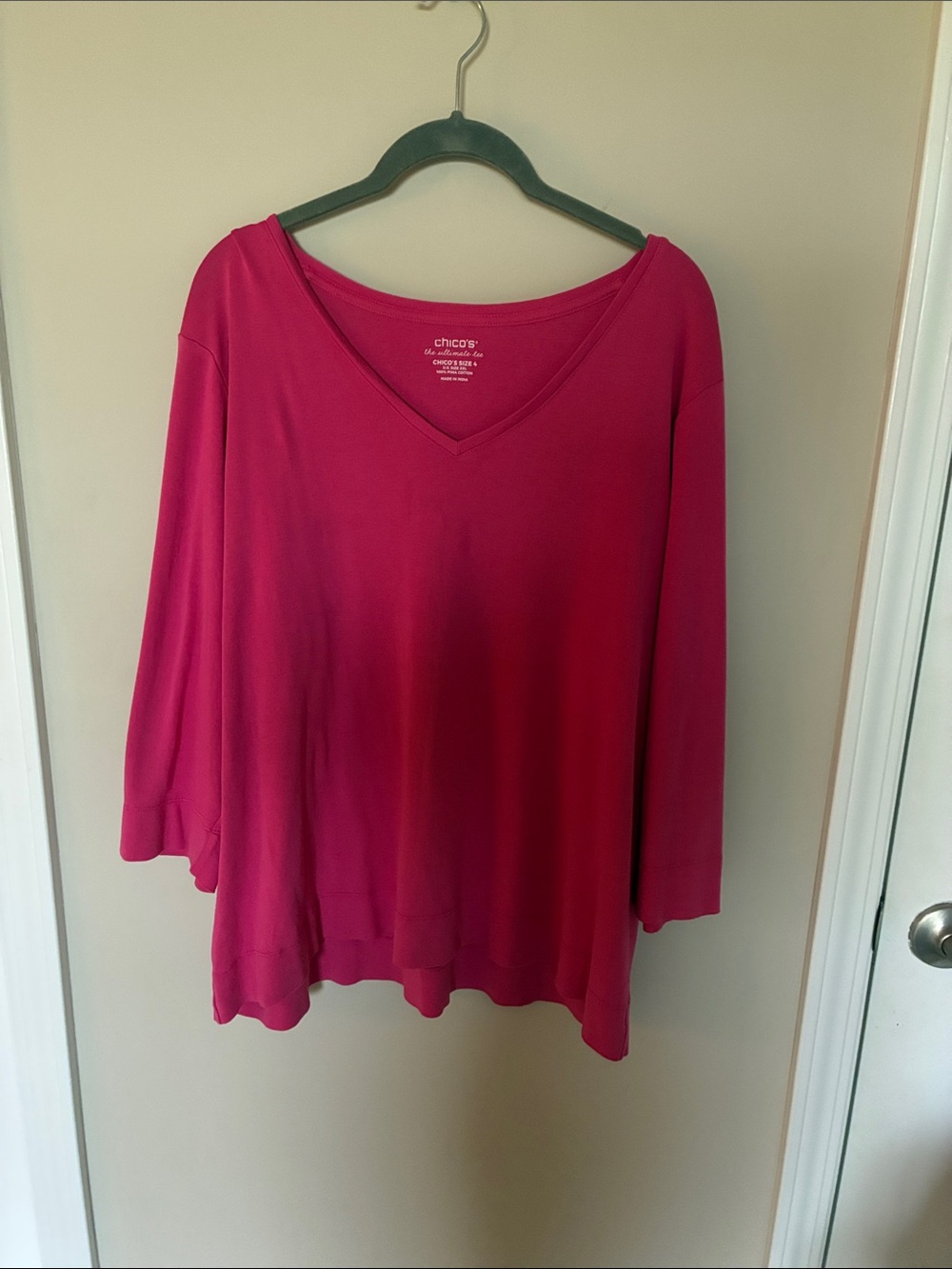 Chico's Long Sleeve V-Neck Top in Fuchsia